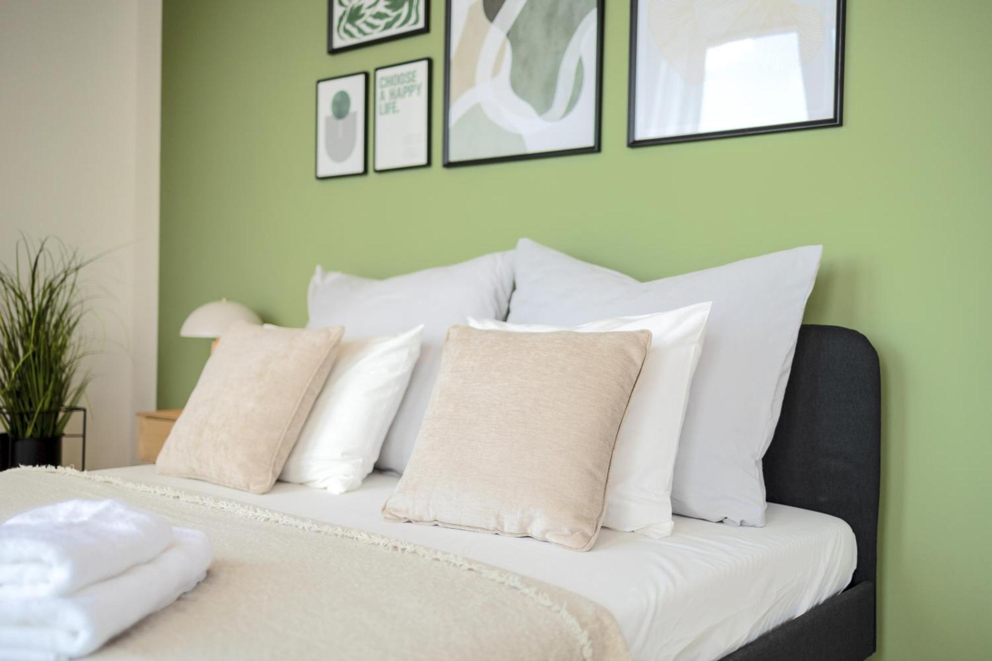 Апартаменти Bright 2Br - 8Th Floor, Balcony, Free Parking - By Gravity Прага Екстер'єр фото