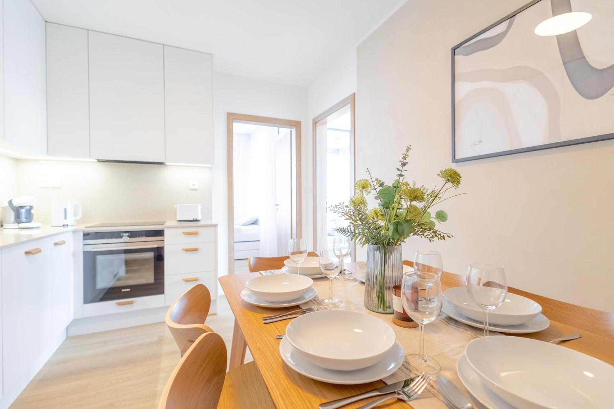Апартаменти Bright 2Br - 8Th Floor, Balcony, Free Parking - By Gravity Прага Екстер'єр фото