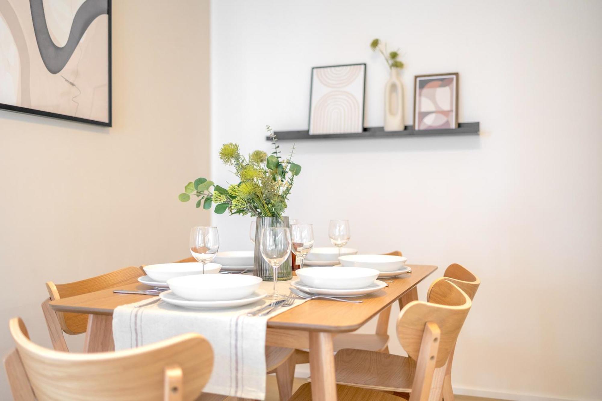 Апартаменти Bright 2Br - 8Th Floor, Balcony, Free Parking - By Gravity Прага Екстер'єр фото
