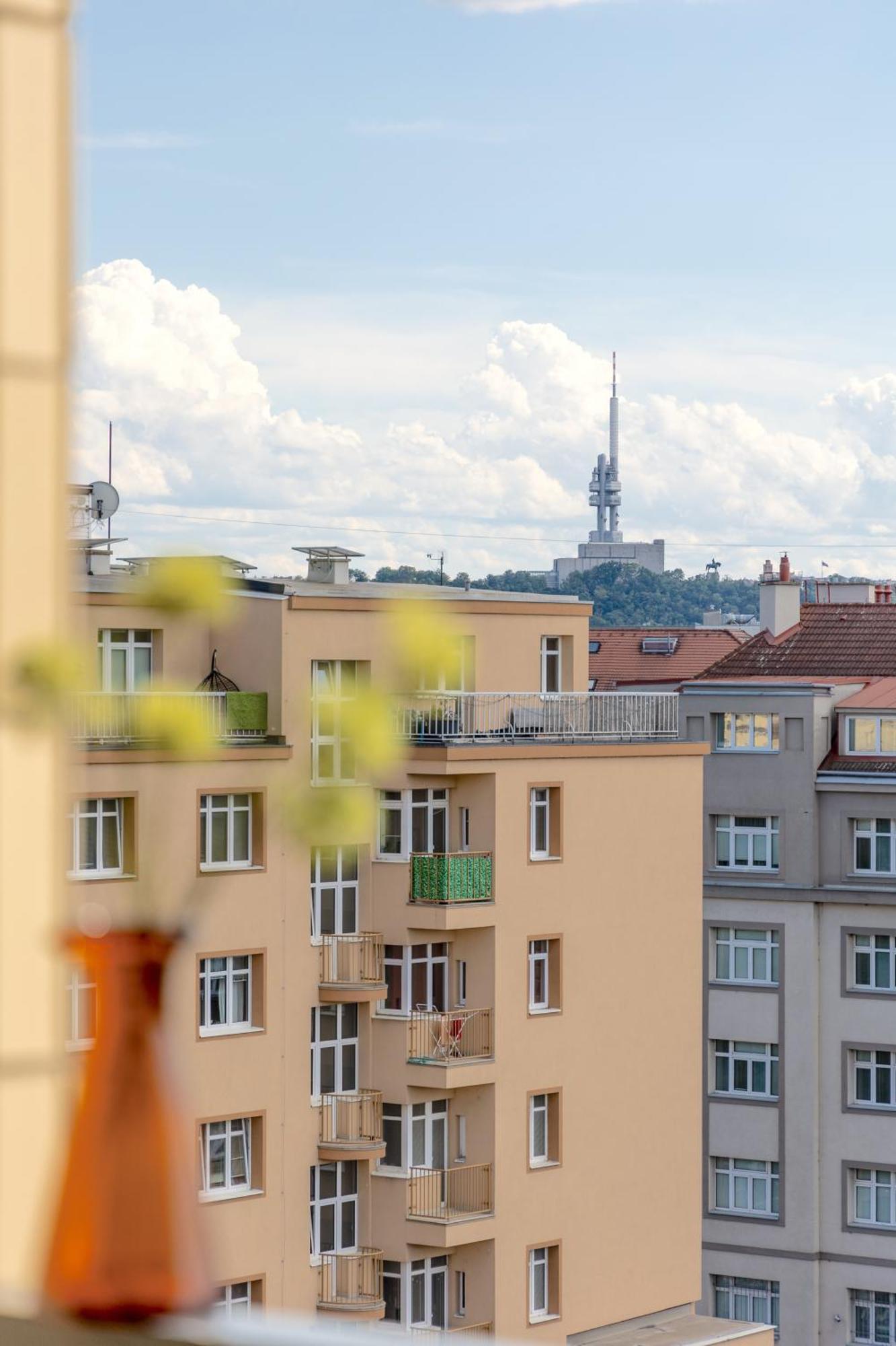 Апартаменти Bright 2Br - 8Th Floor, Balcony, Free Parking - By Gravity Прага Екстер'єр фото