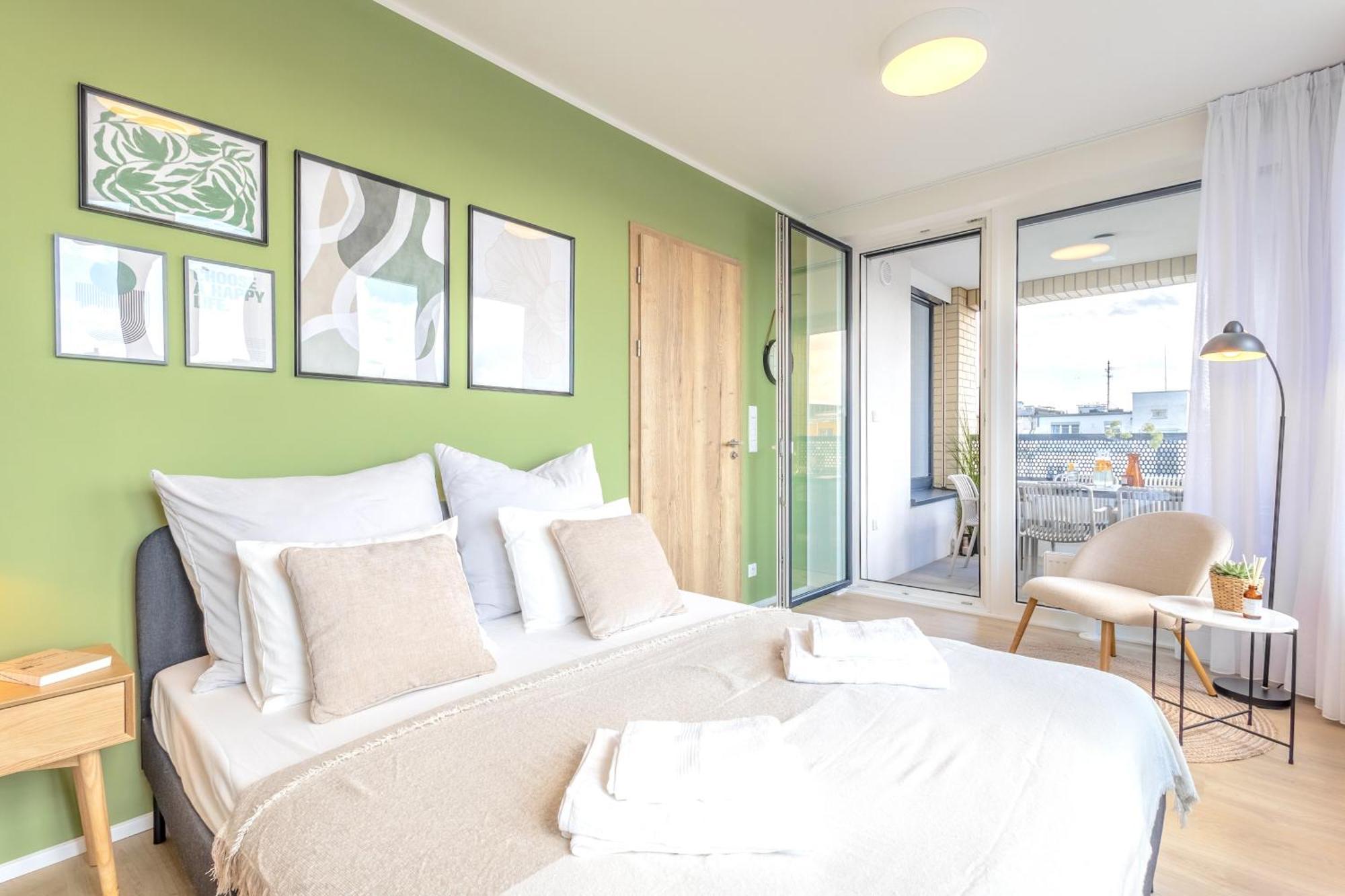 Апартаменти Bright 2Br - 8Th Floor, Balcony, Free Parking - By Gravity Прага Екстер'єр фото
