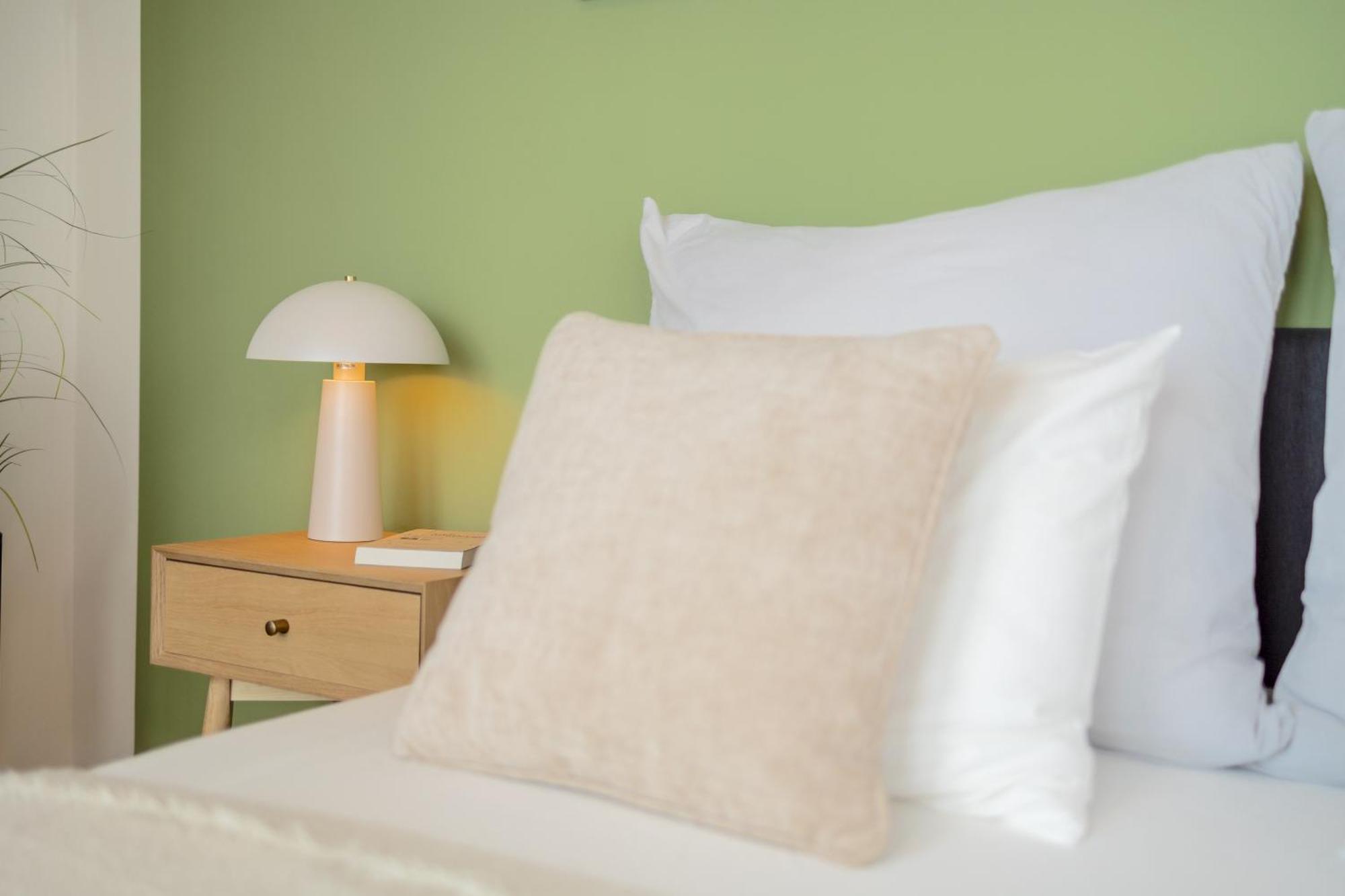 Апартаменти Bright 2Br - 8Th Floor, Balcony, Free Parking - By Gravity Прага Екстер'єр фото