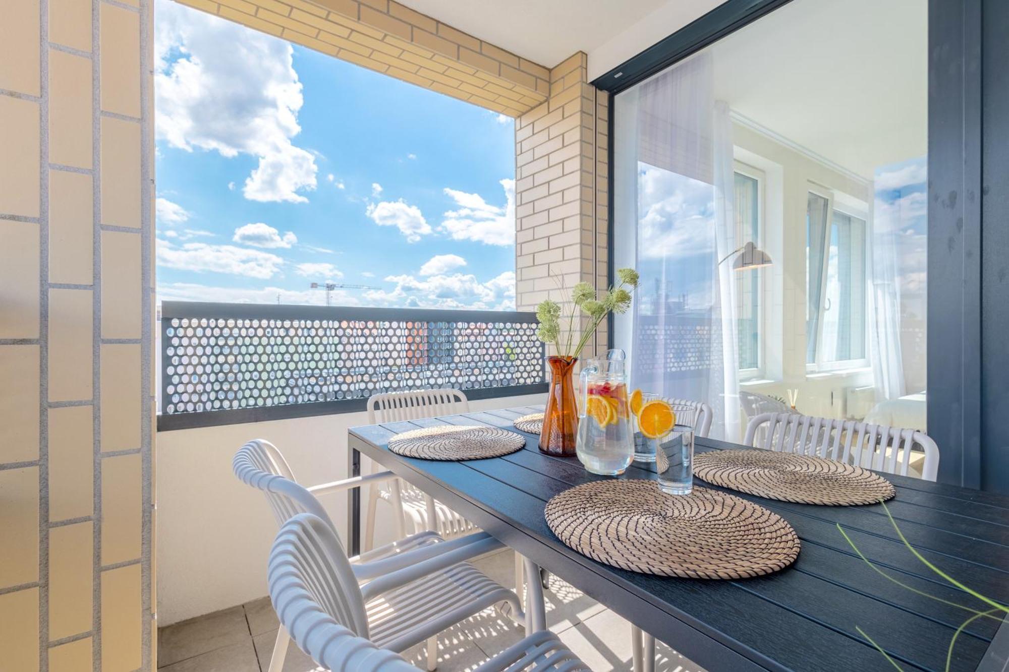 Апартаменти Bright 2Br - 8Th Floor, Balcony, Free Parking - By Gravity Прага Екстер'єр фото