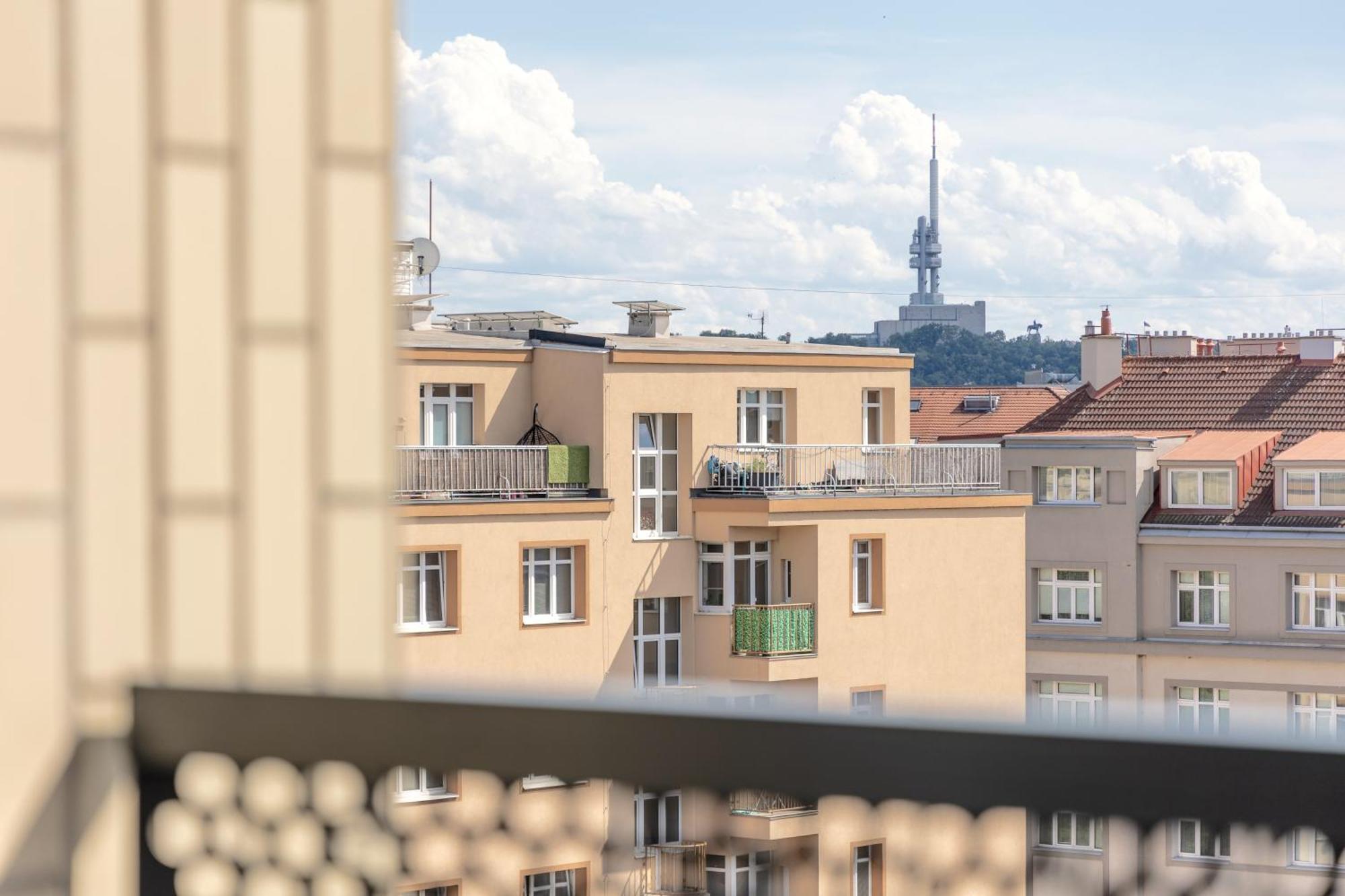 Апартаменти Bright 2Br - 8Th Floor, Balcony, Free Parking - By Gravity Прага Екстер'єр фото